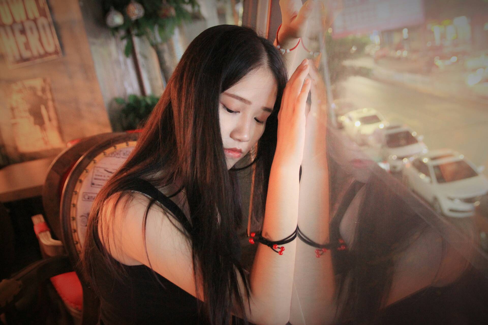 我拦不住要走的风,也抱不住要走的你,单身不过寂寞,将就却是折磨.