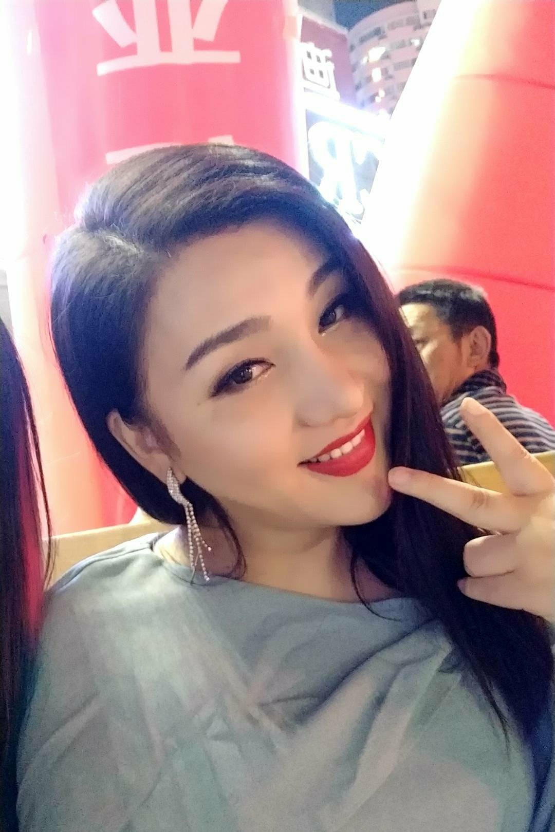 爱跳舞的虎妞的快手