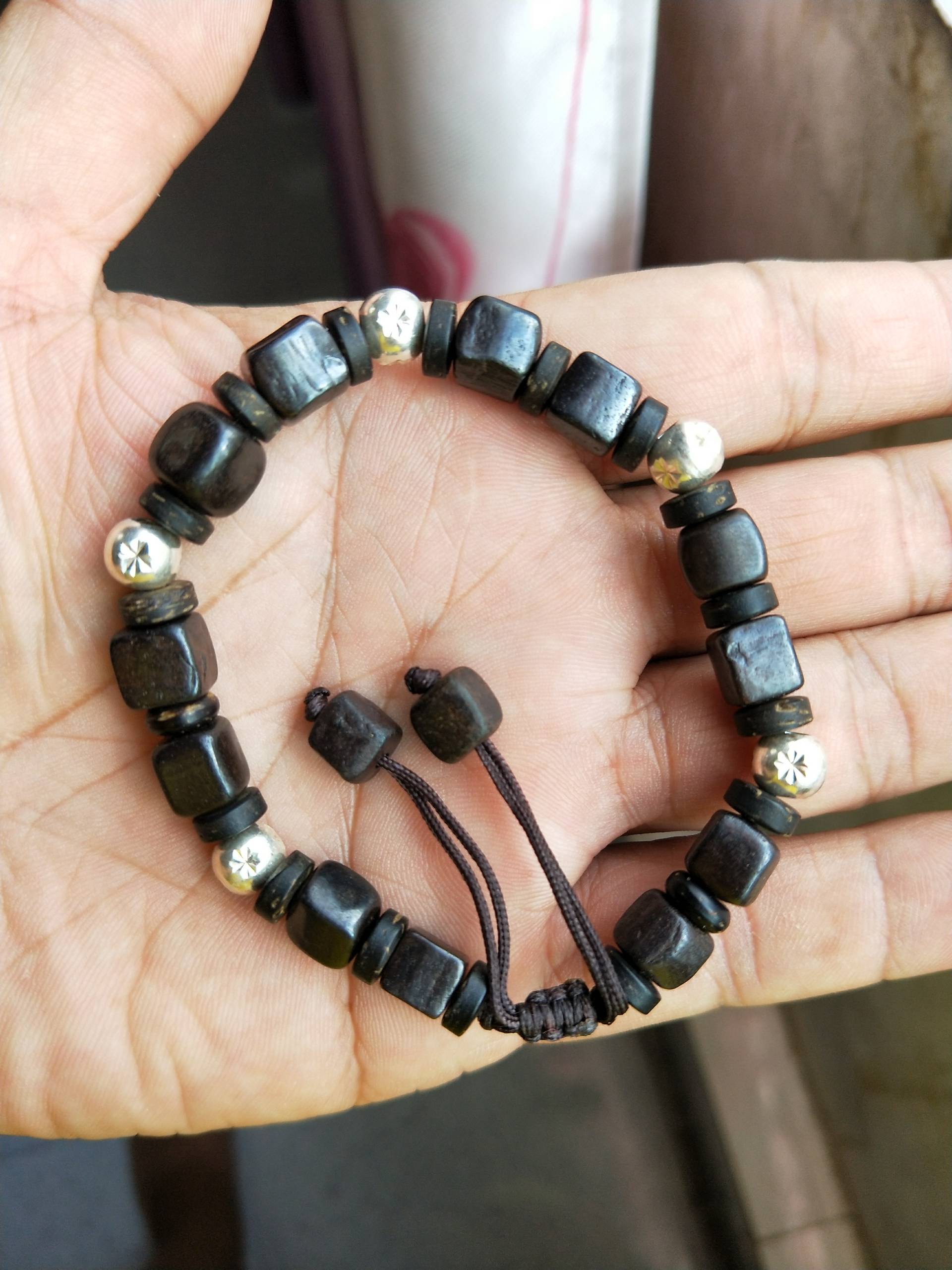 红水河出水的天然石铁陨手链 165       赞                   评论