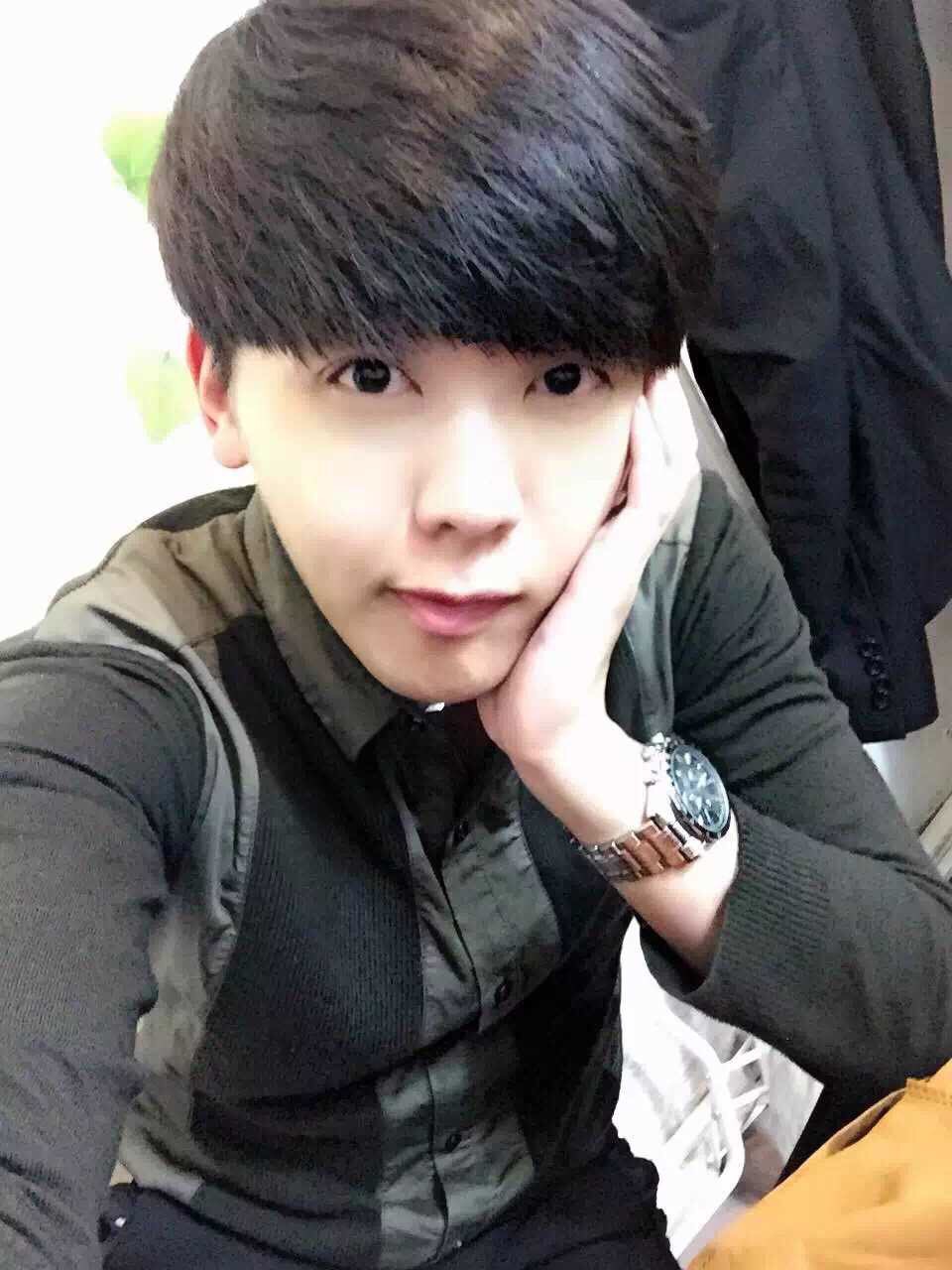 好久没发照片了记得双击呦 19.5w     3125 喜欢322      1年前