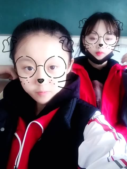 张思雨真好看              @二磊啊 1087     41 赞        1年