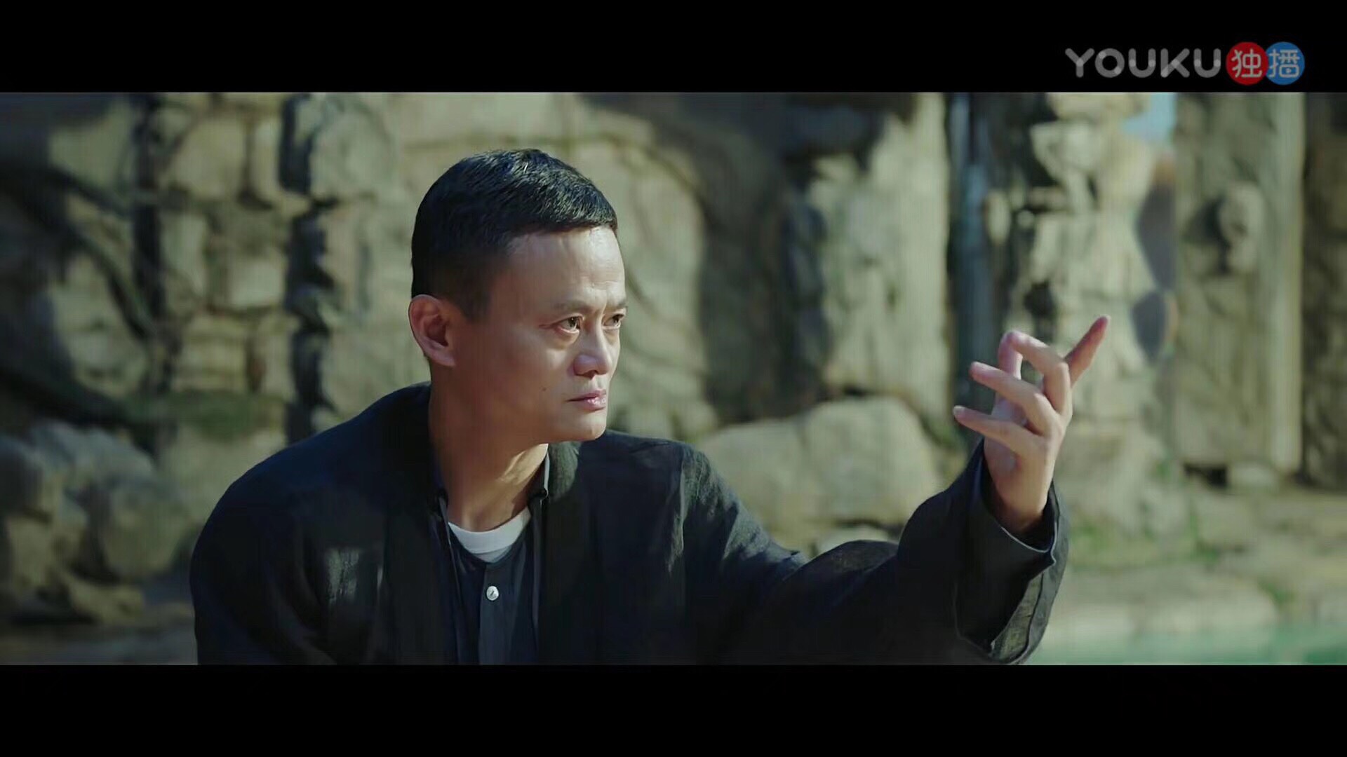 功守道.这个电影让我明白一个道理.有钱就是任性.想打谁就打谁.