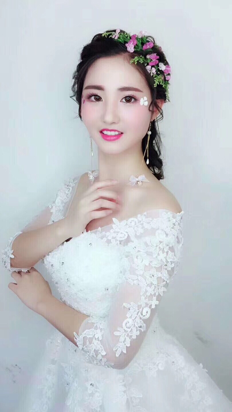 艾雅～化妆小达人