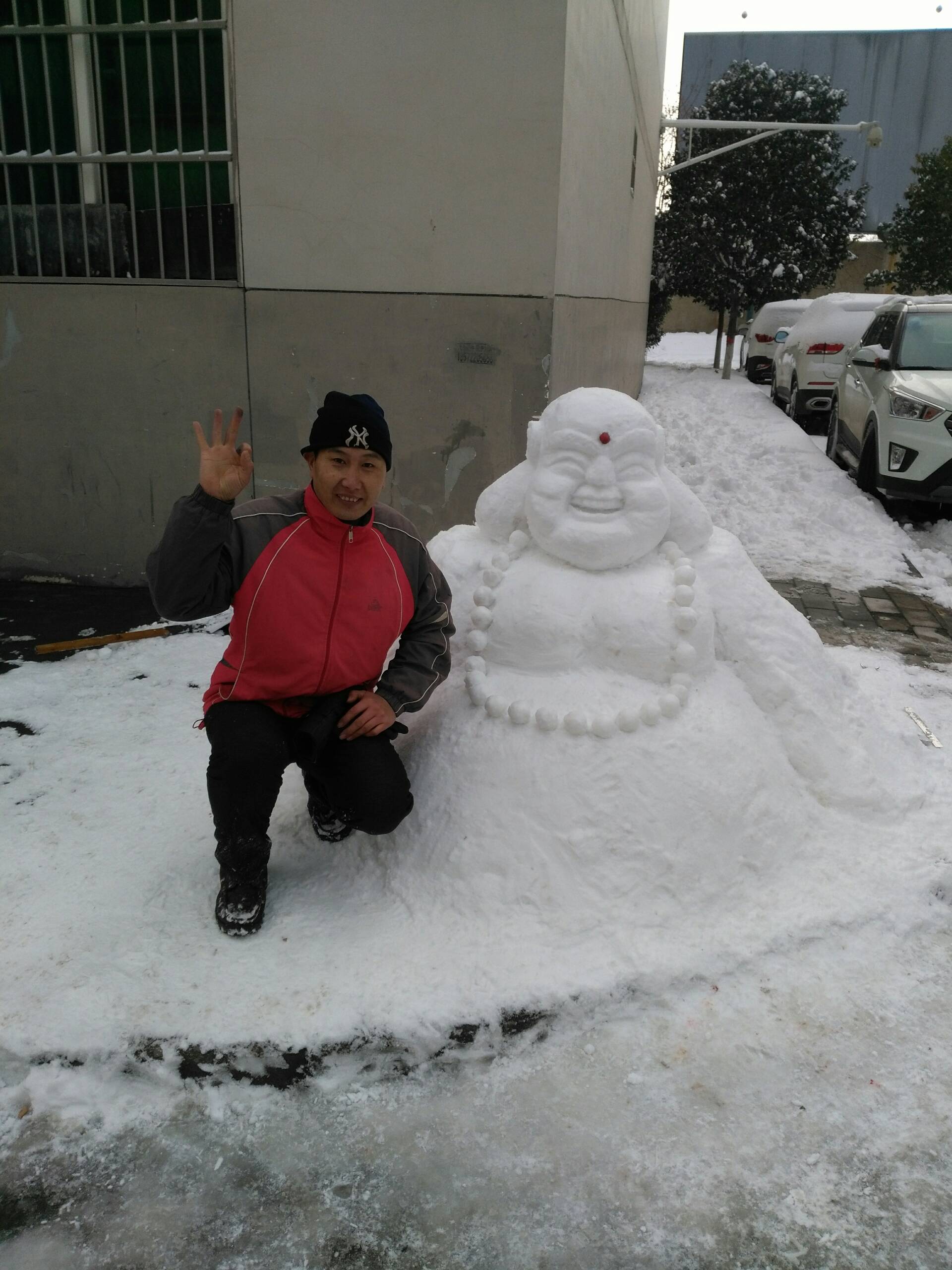 雪弥勒,只完成了一半就冻的撑不往了 1666     35 赞