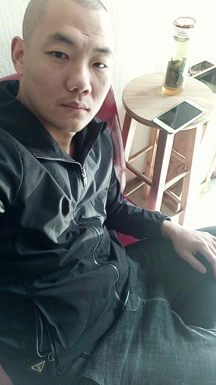 我现在就是实事求是,作为一个男人必须要拿的起放的下,这就是一个成功