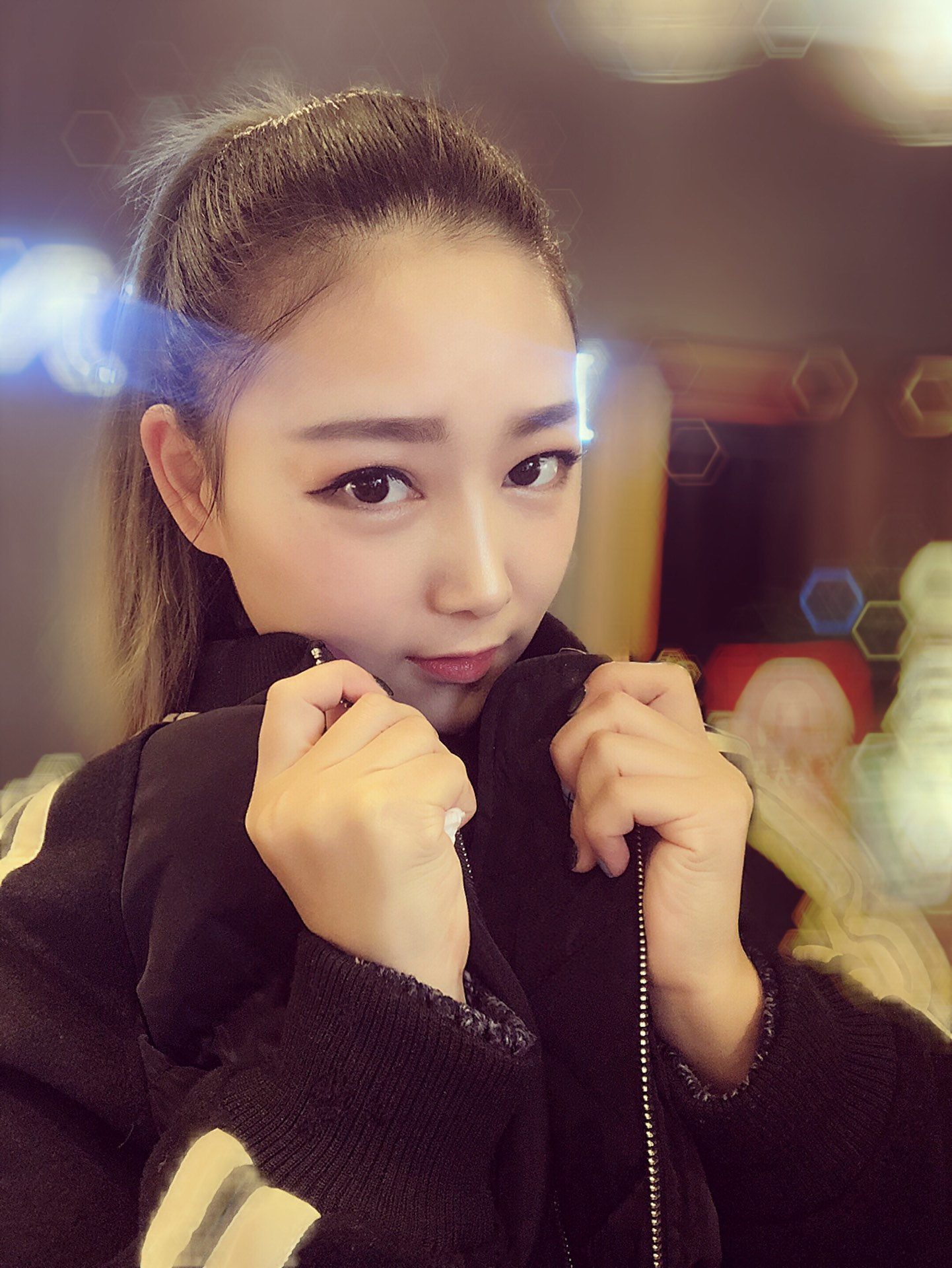 感觉今天有点酷酷的 好久没有上热门了好桑心 - 王王璐95的快手