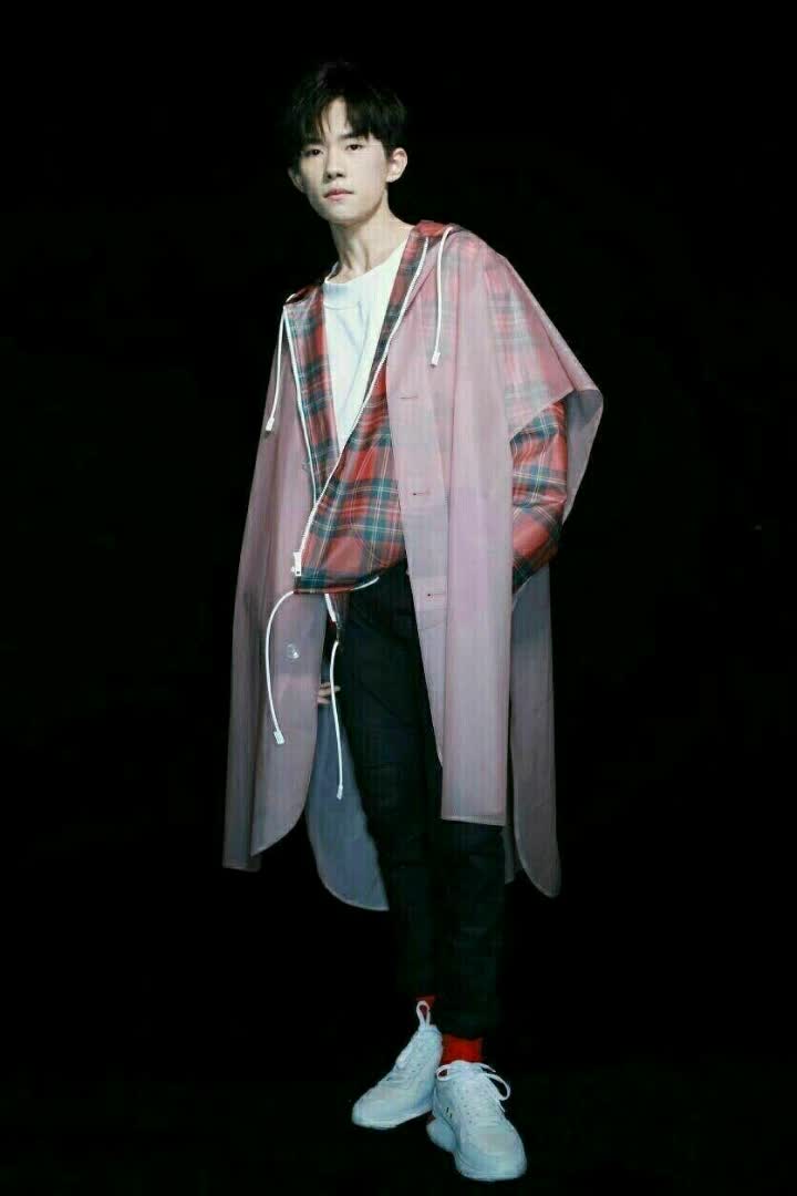 新年快乐00 - 呦呦切克闹我说妞妞你表闹的快手