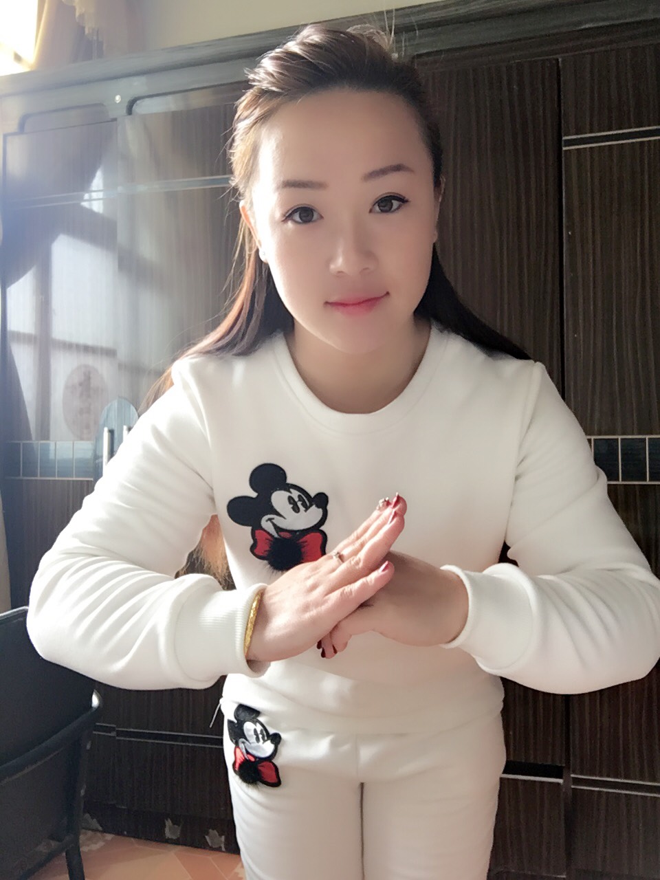 祝大家新年快乐,狗年旺旺旺 - 一根鞋带的快手