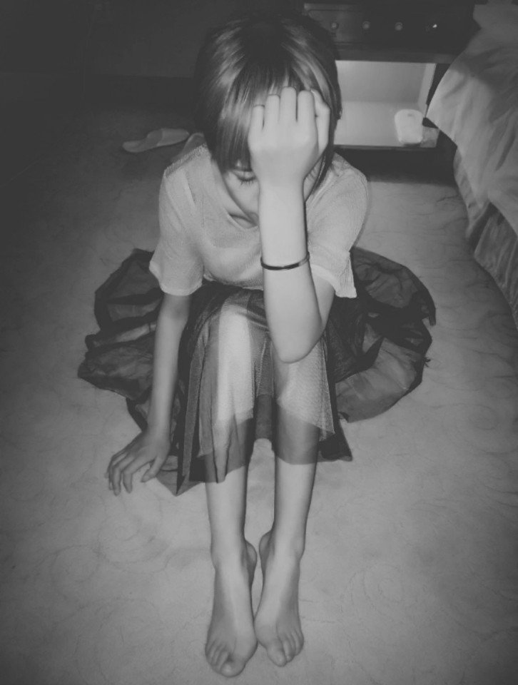 外向孤独患者的八个特征:手机不离身;对待不同的人有不同的性格;从小