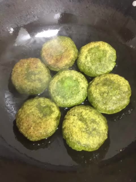 今年头一锅引子馅清明粑. 9月前