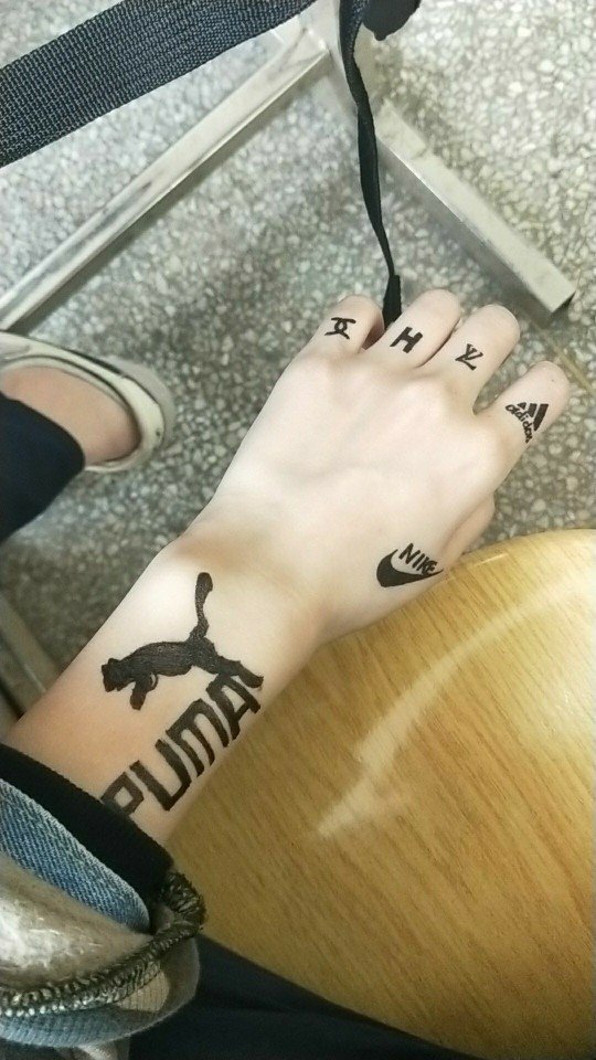 谁还没个纹身 - 可爱赢哥_的快手