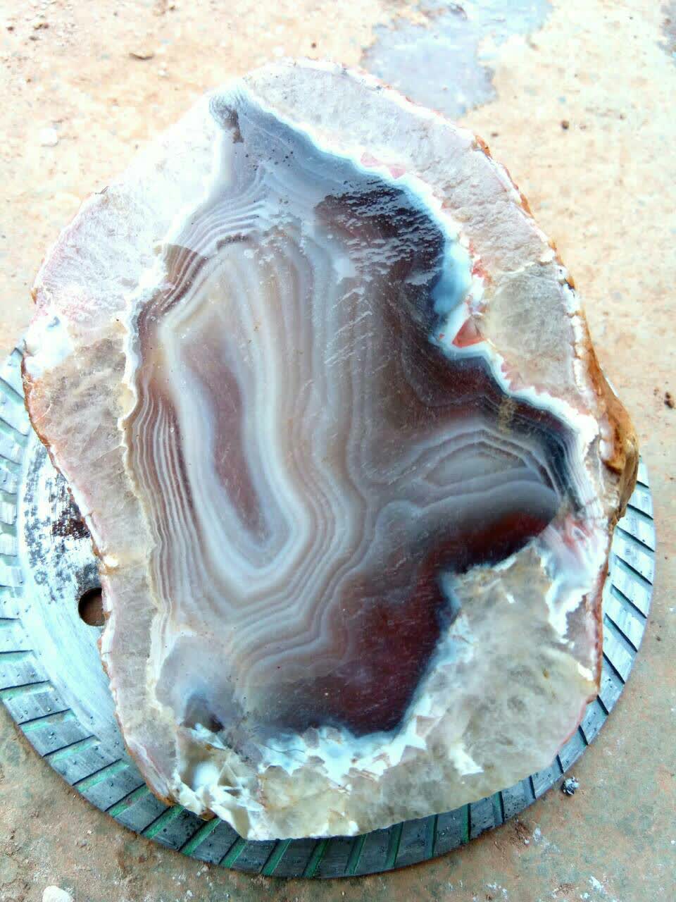 指纹玛瑙石毛料 173       赞       2天前