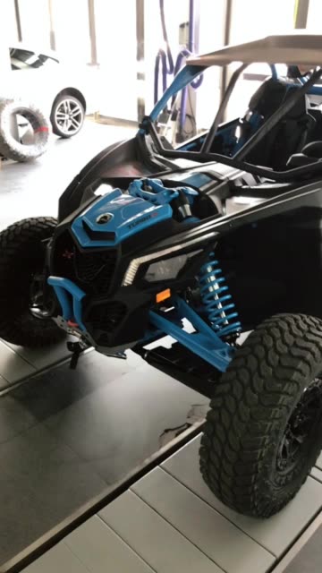 18款庞巴迪x3攀岩版 全国第一台 470        赞