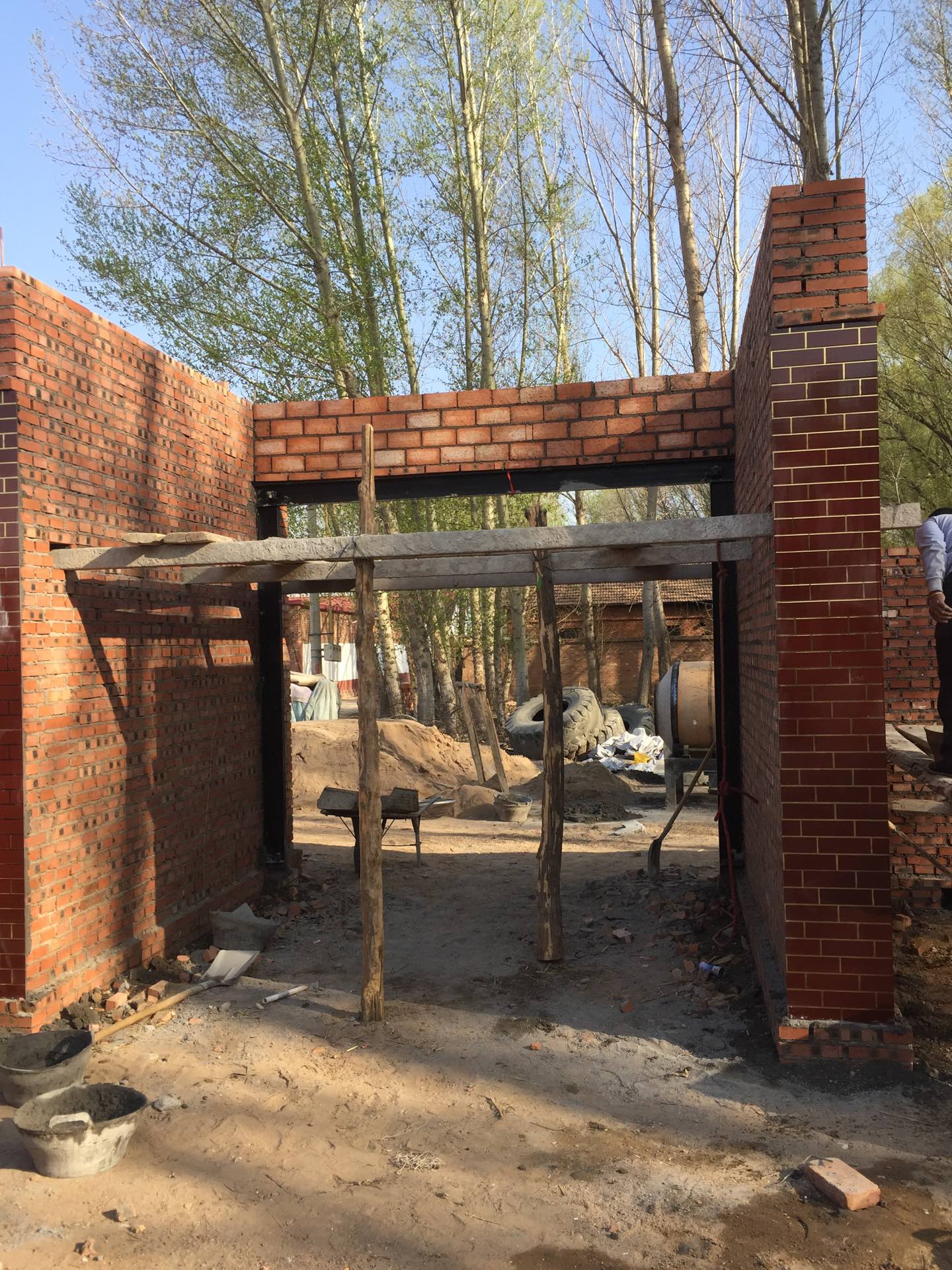 这是我门干的大门洞 278       赞                   评论