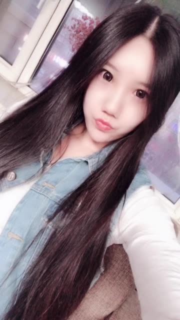 一个人值不值得你穷极一生去喜欢 不是看他