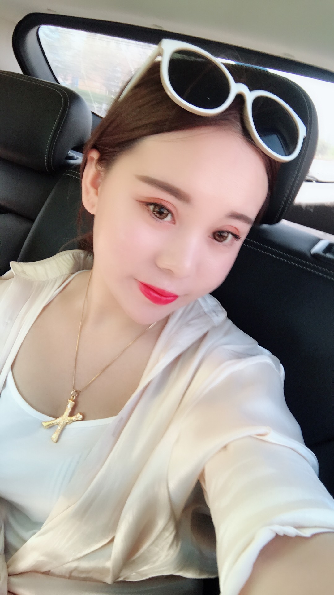 什么狗屁爱情 劳资现在只想搞钱 - 你的女孩—唏唏97的快手