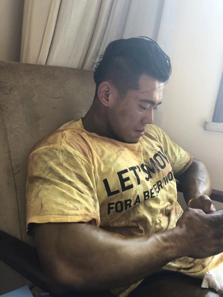 英雄的背后  胡旭鹏加油 2285        赞                   评论