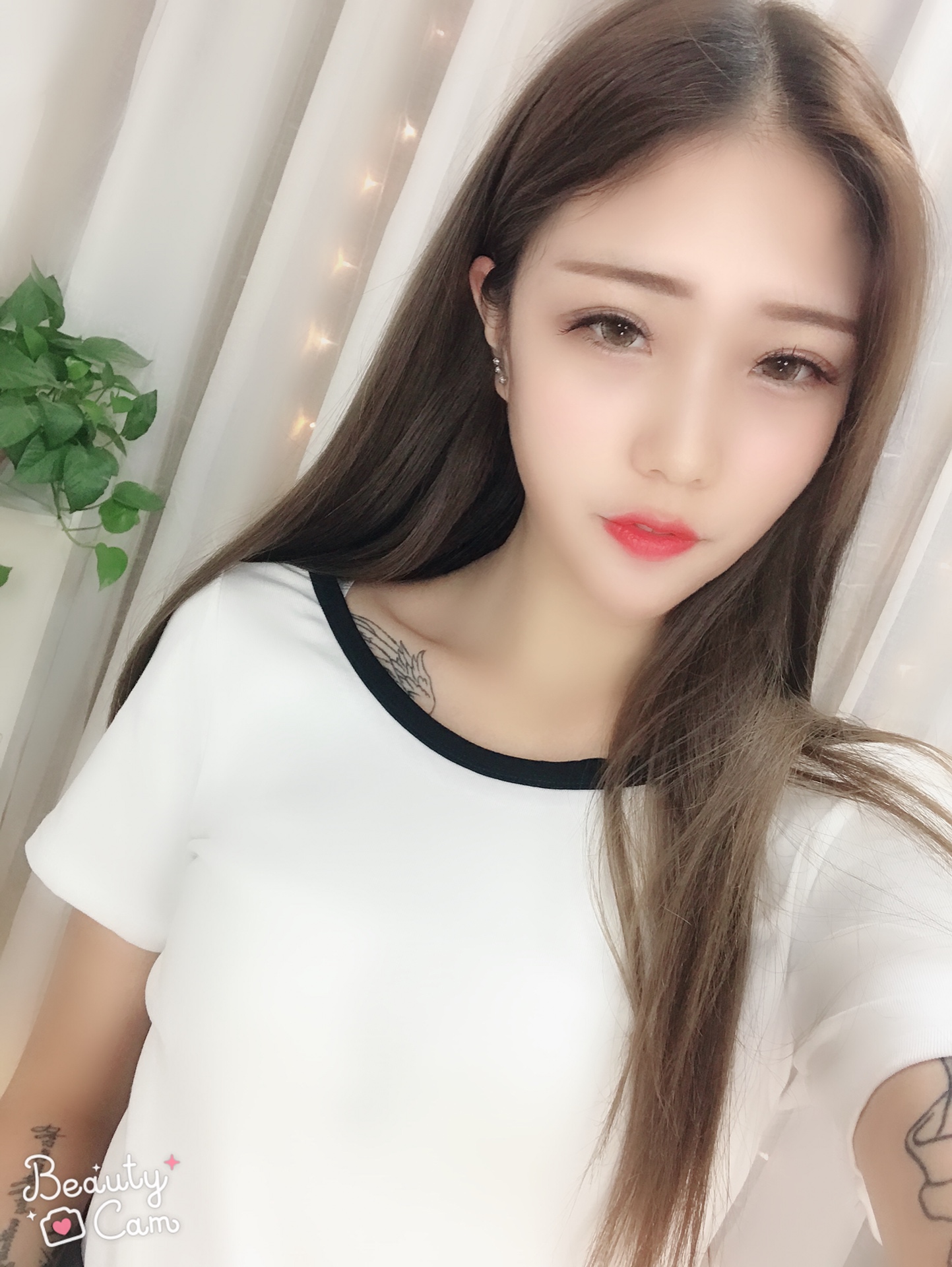 快手里经常有女的点赞（女生快手点赞又取消什么意思）