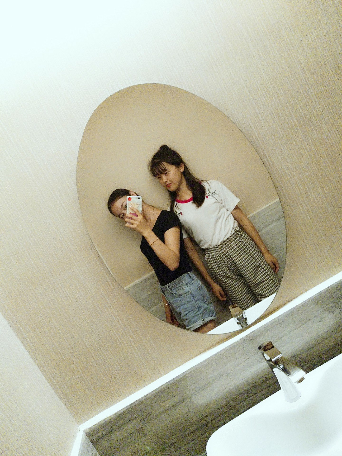 我男朋友 @钱木杉木杉(o135921176) 464 播放10 赞                 0