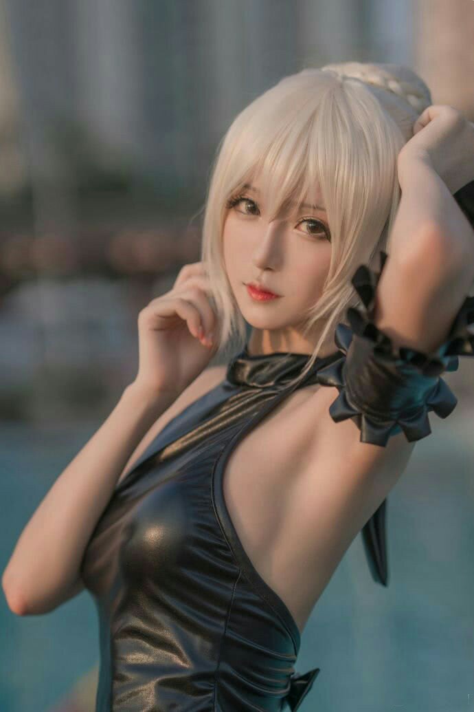 cosplay黑色露背小短裙图集                       8月