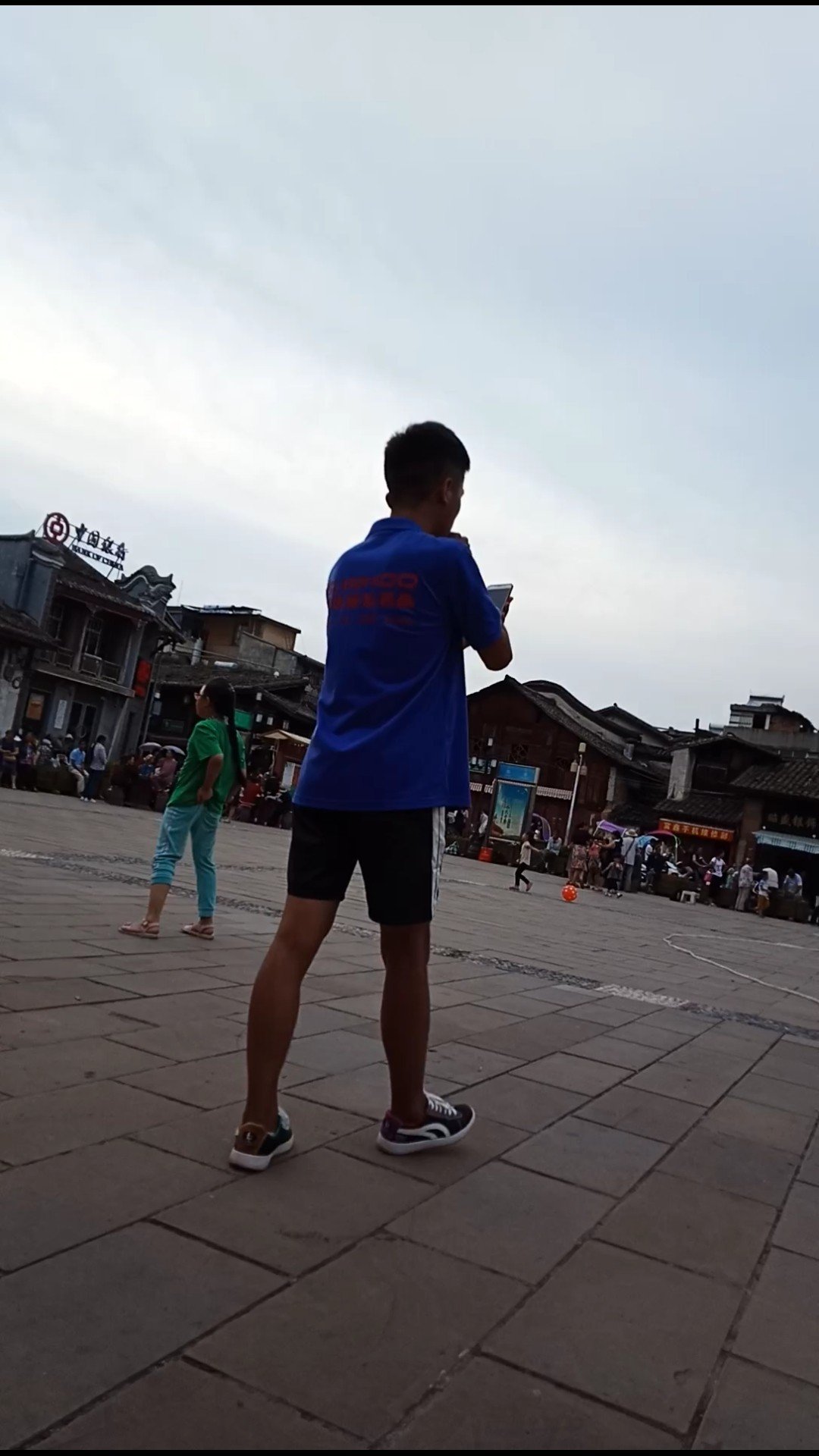 里的土匪(o57048408) @柯大叔 (o69848142) @prostitude(o186235021)