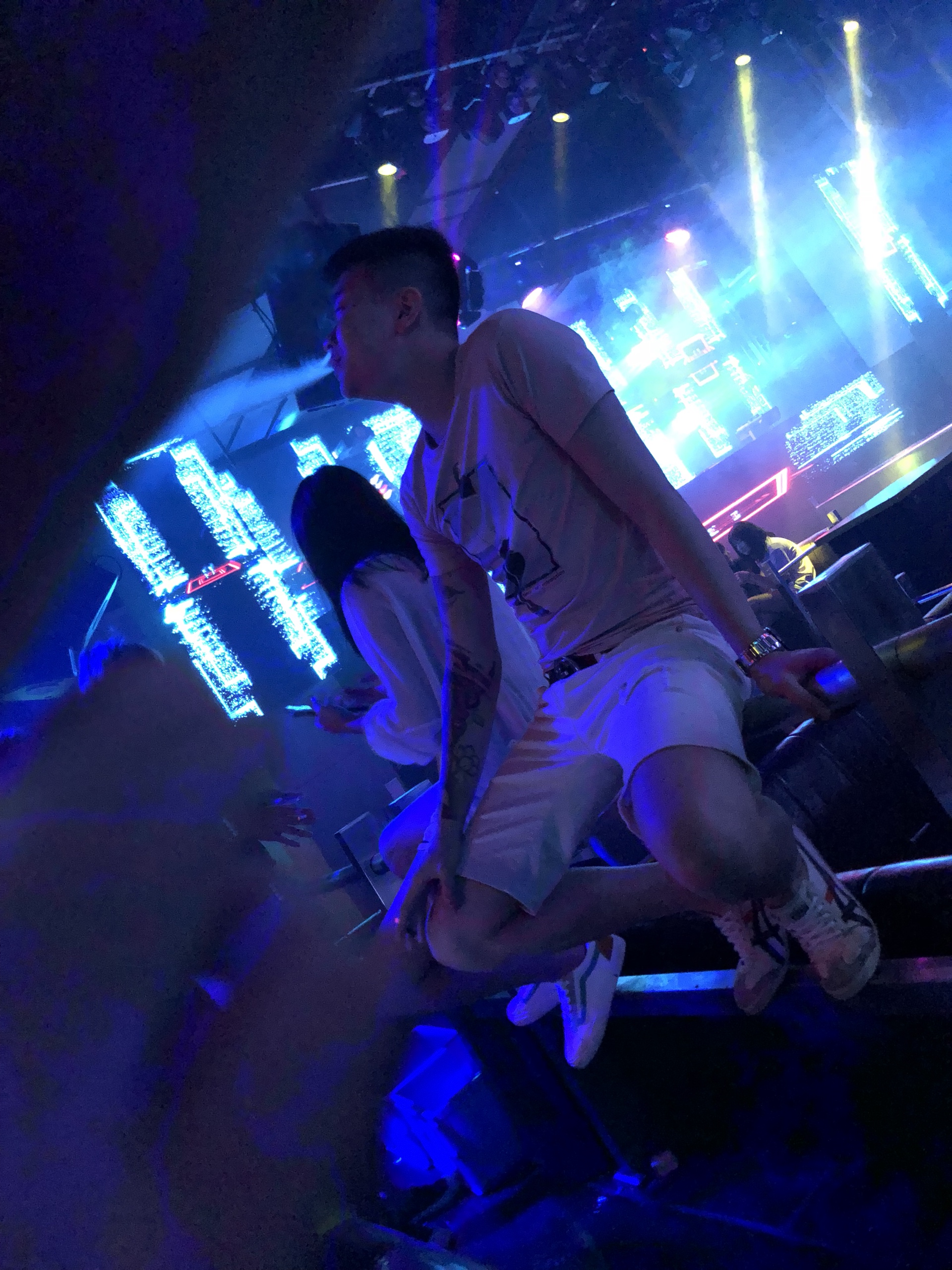 喝酒这一块你们都是弟弟 8月前