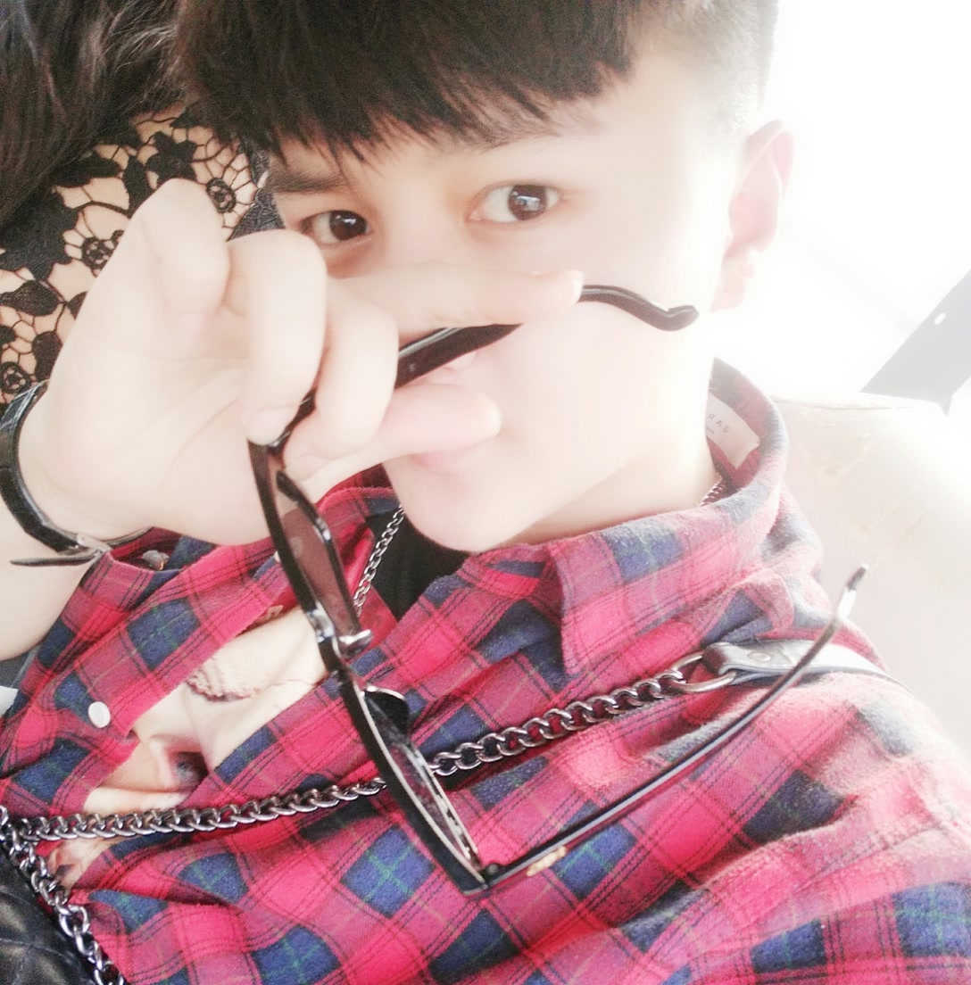 10 评论              3周前 曝光无敌了 @阿妹(杨飞宇)(o865664627)