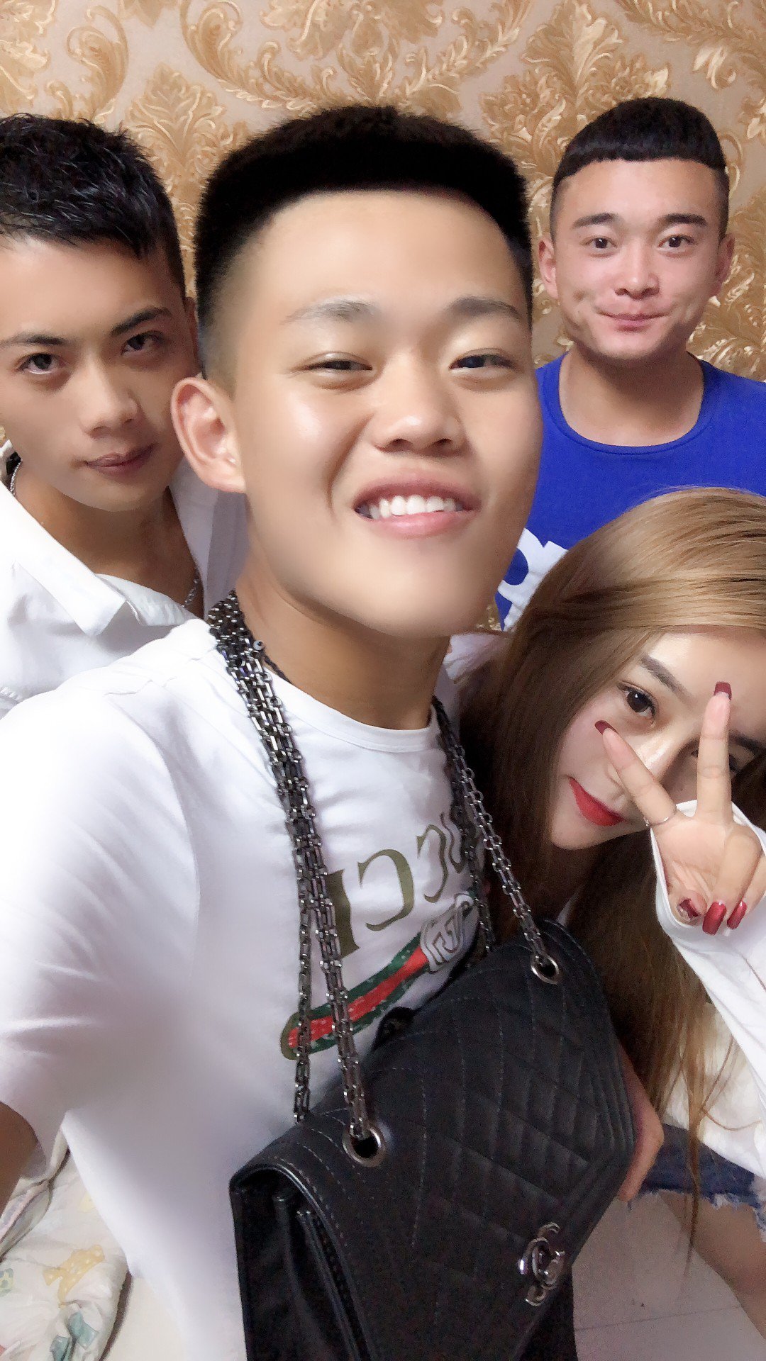 傲娇倩.(杨飞宇)