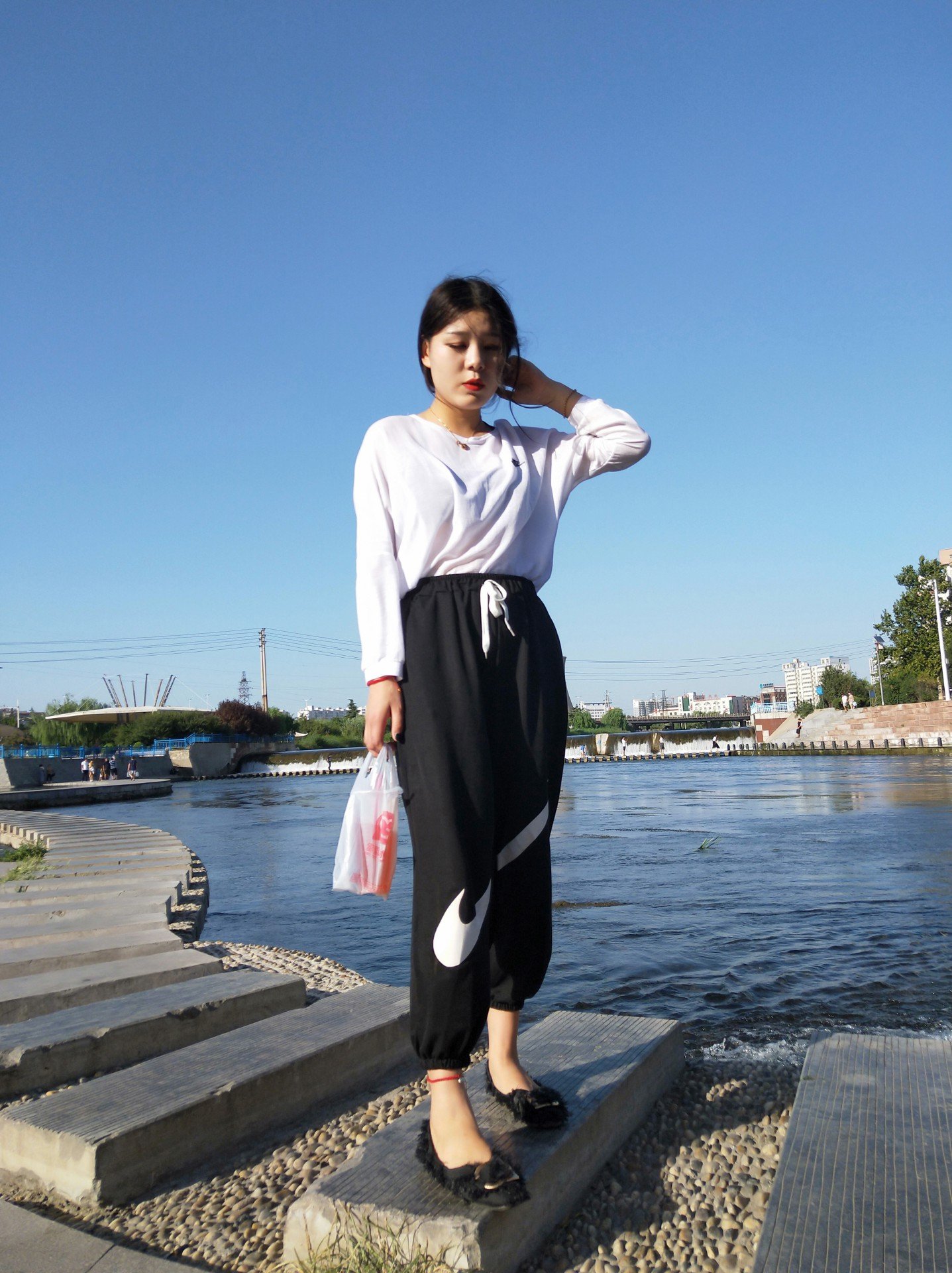 酷酷的黑妹er(o9539405) @乔妹不坏(o818432371) @杨芊最可爱(o