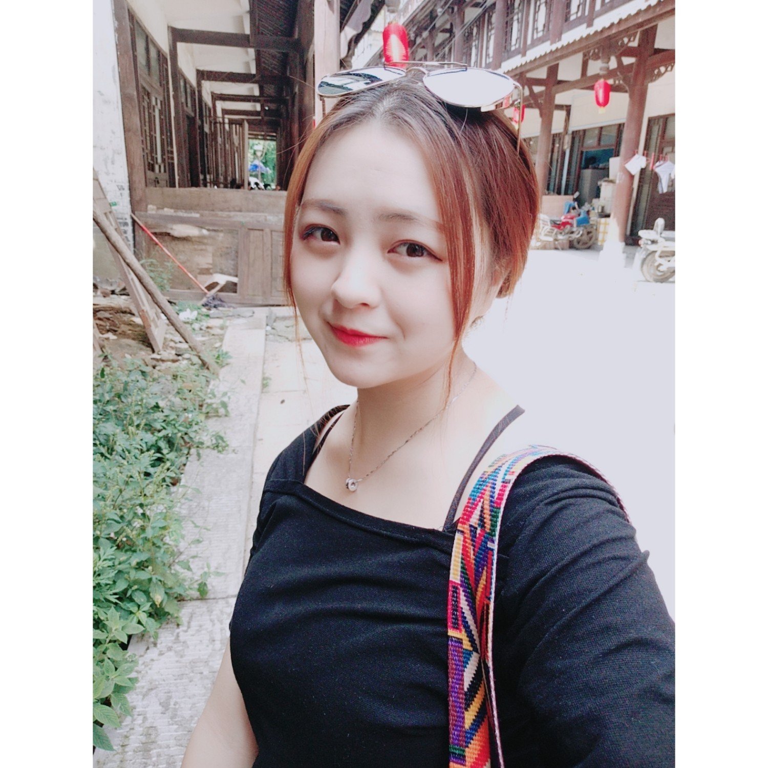 "不是在最美的时光遇见你,而是遇见你后最美的时光才开始" - 余艳萍 9