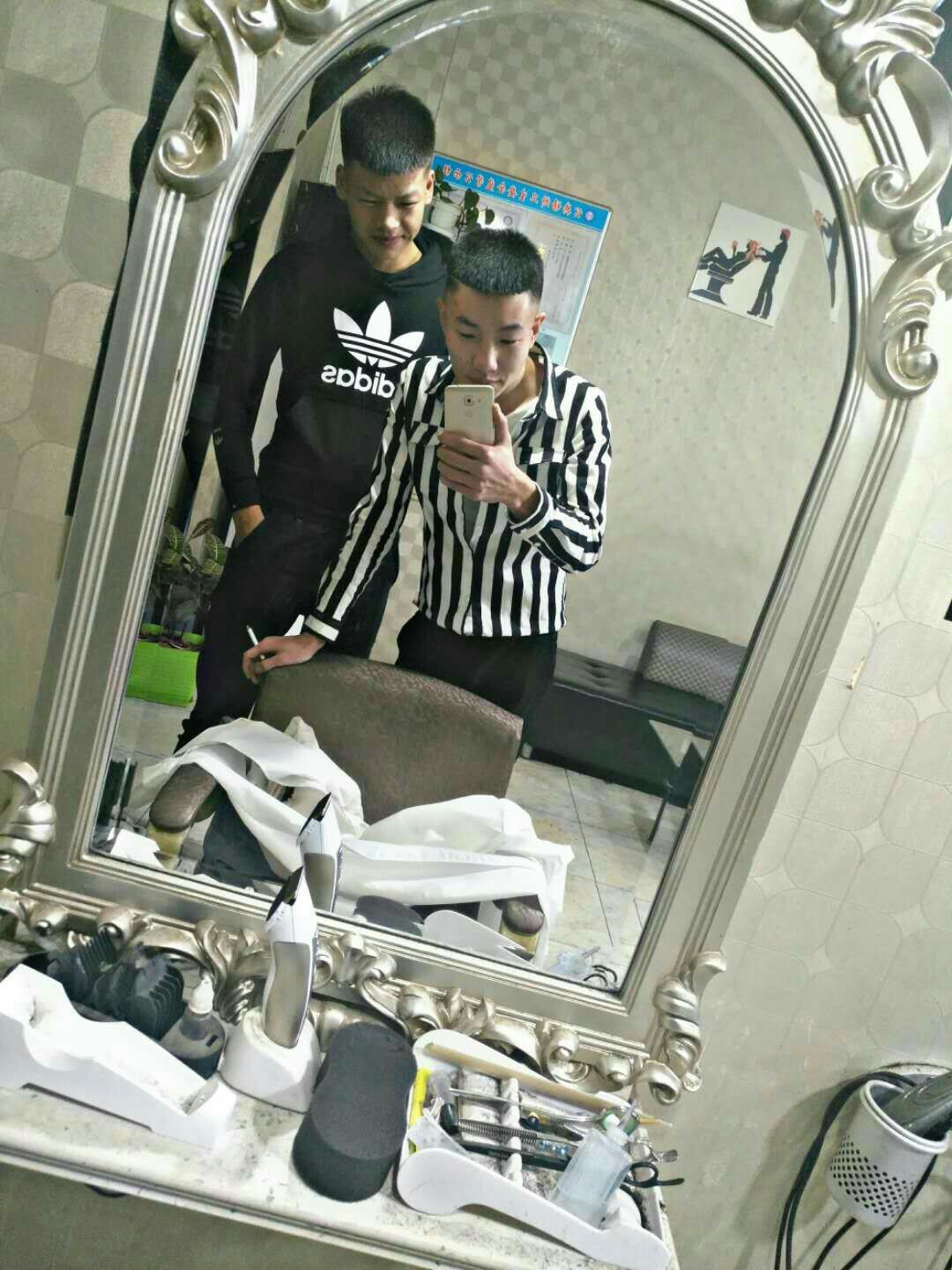 (o18245434)   @人 各 有 志(o702813320) @张德帅ゞ.