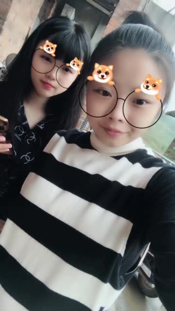 旁边有个傻子 @娘子ojbk.