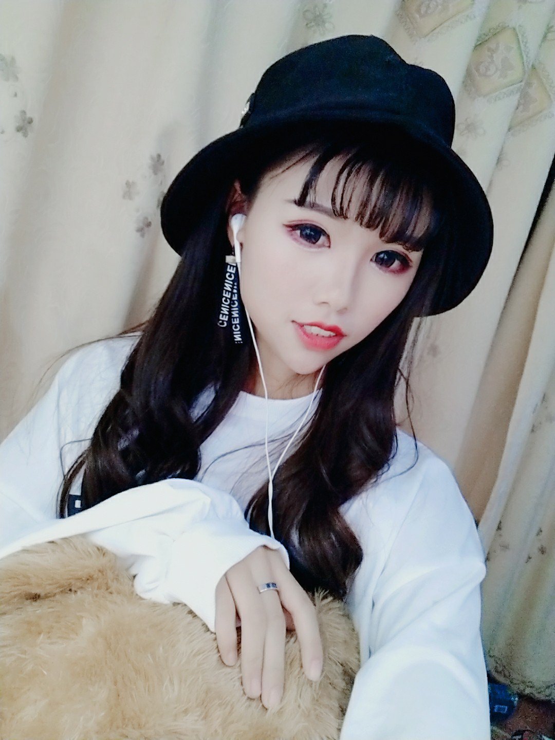 抱抱可爱的欣妹儿95的主页-快手直播