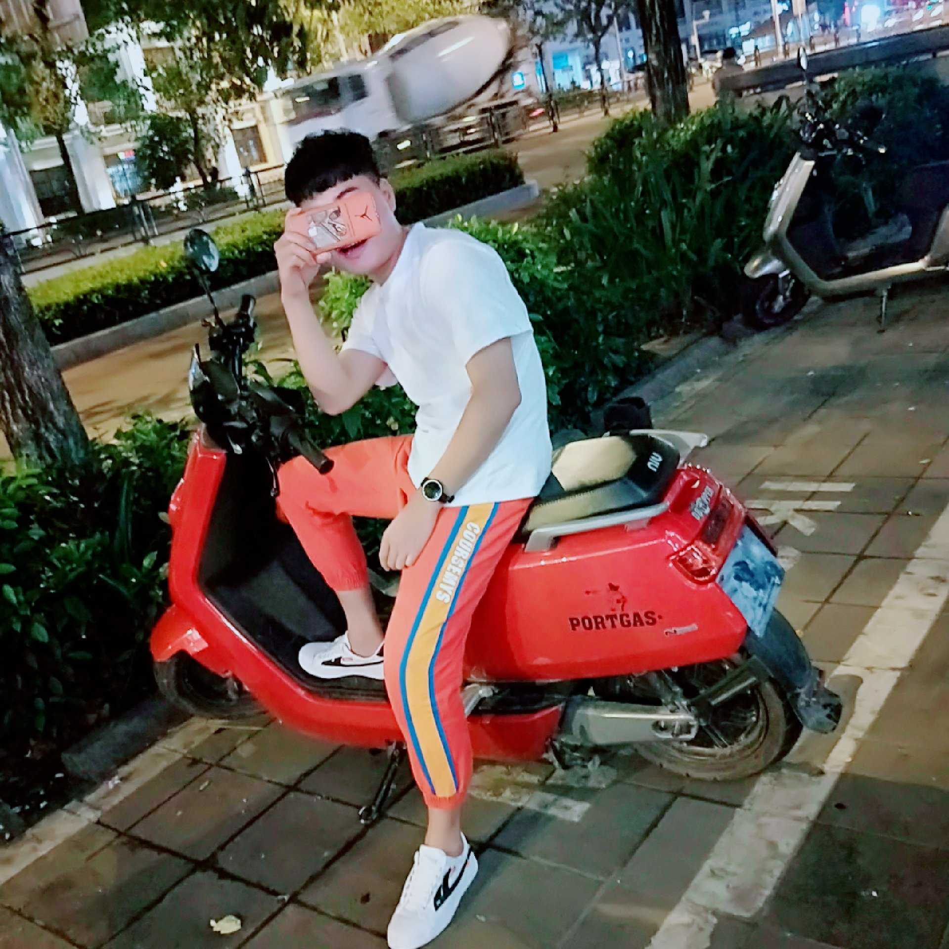 什么样的终点才配得上这一路上的不懈努力. 4月前