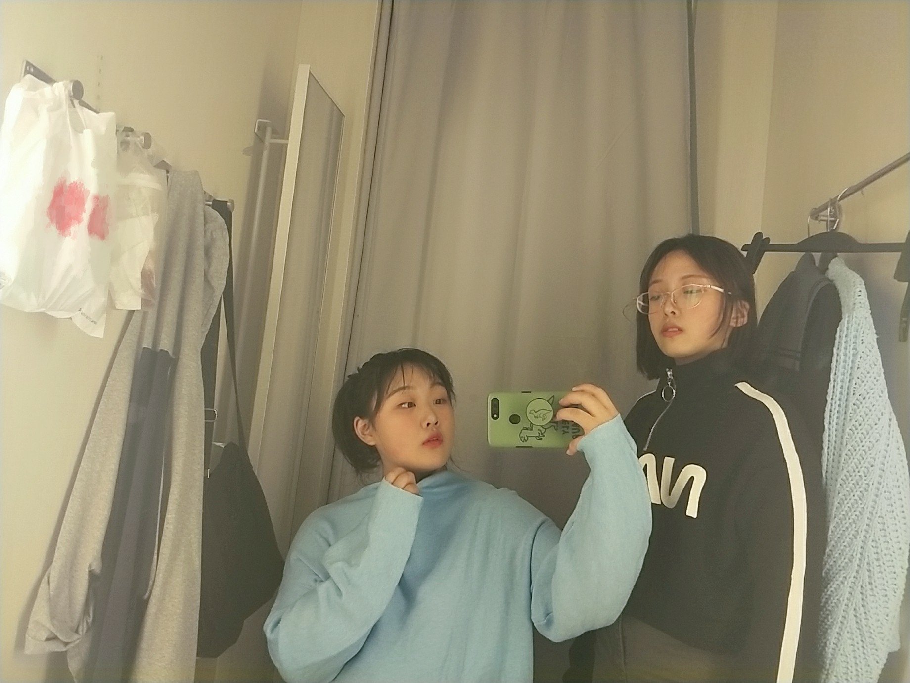 苍天饶过谁一共五块钱给你两块钱 @a*€(o800102151) 7月前 @潘柒呀(o