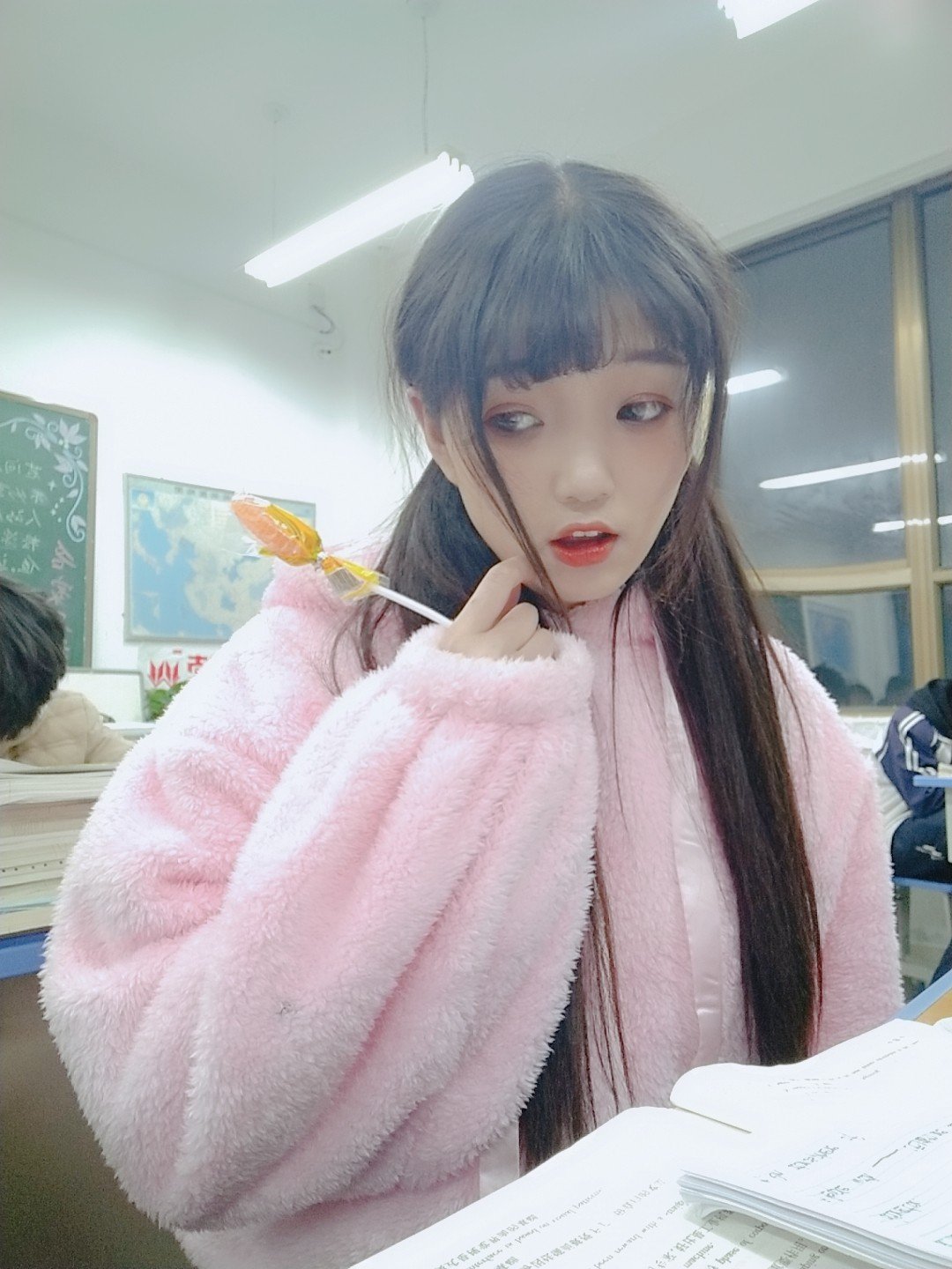 5k 0 早安 心疼很 @ta 4天前 热 4天前 可耐