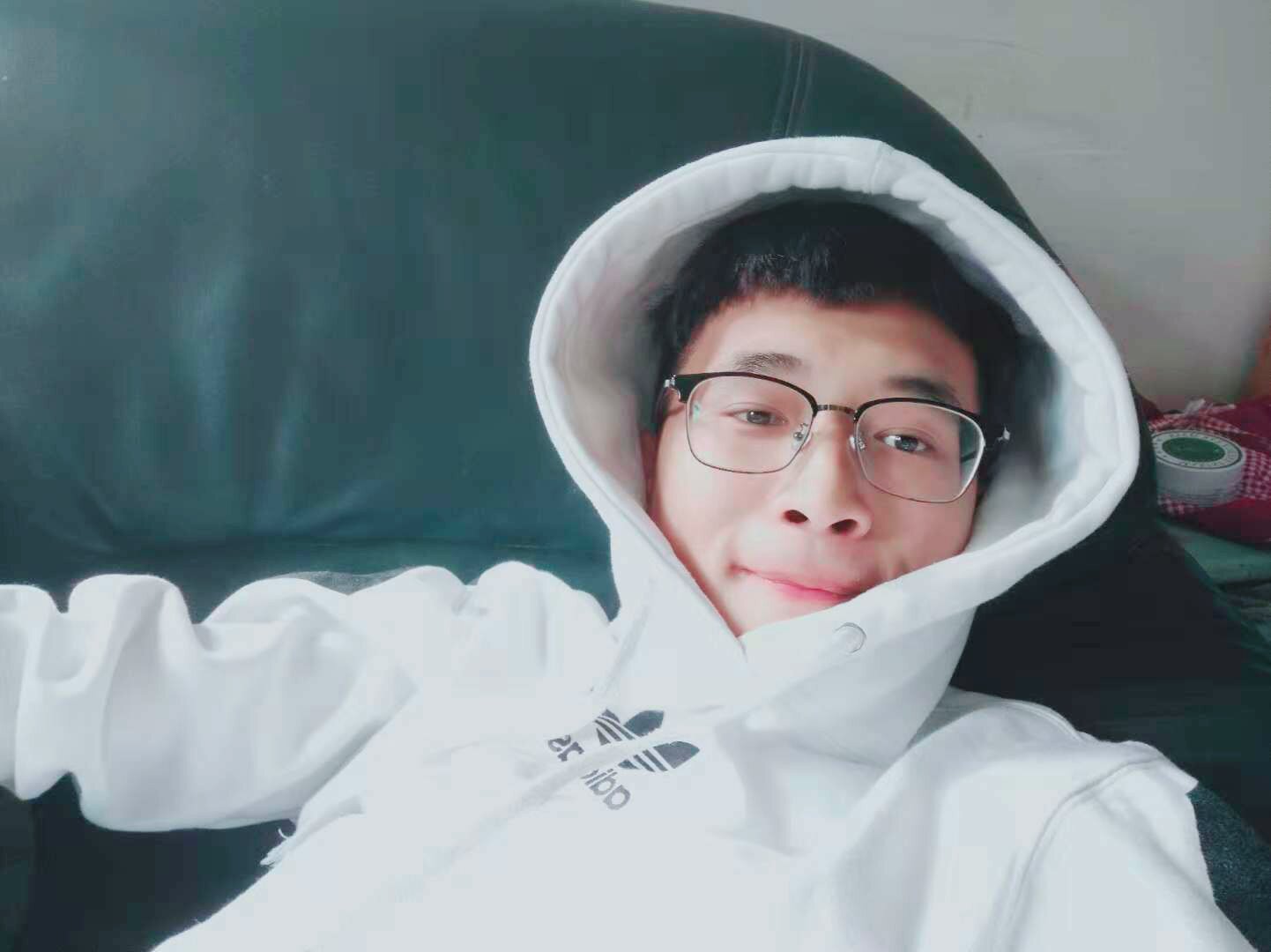 君少杨(o206698494) 5月前 老照片,新故事 贺余洋 小号:kd1527680322