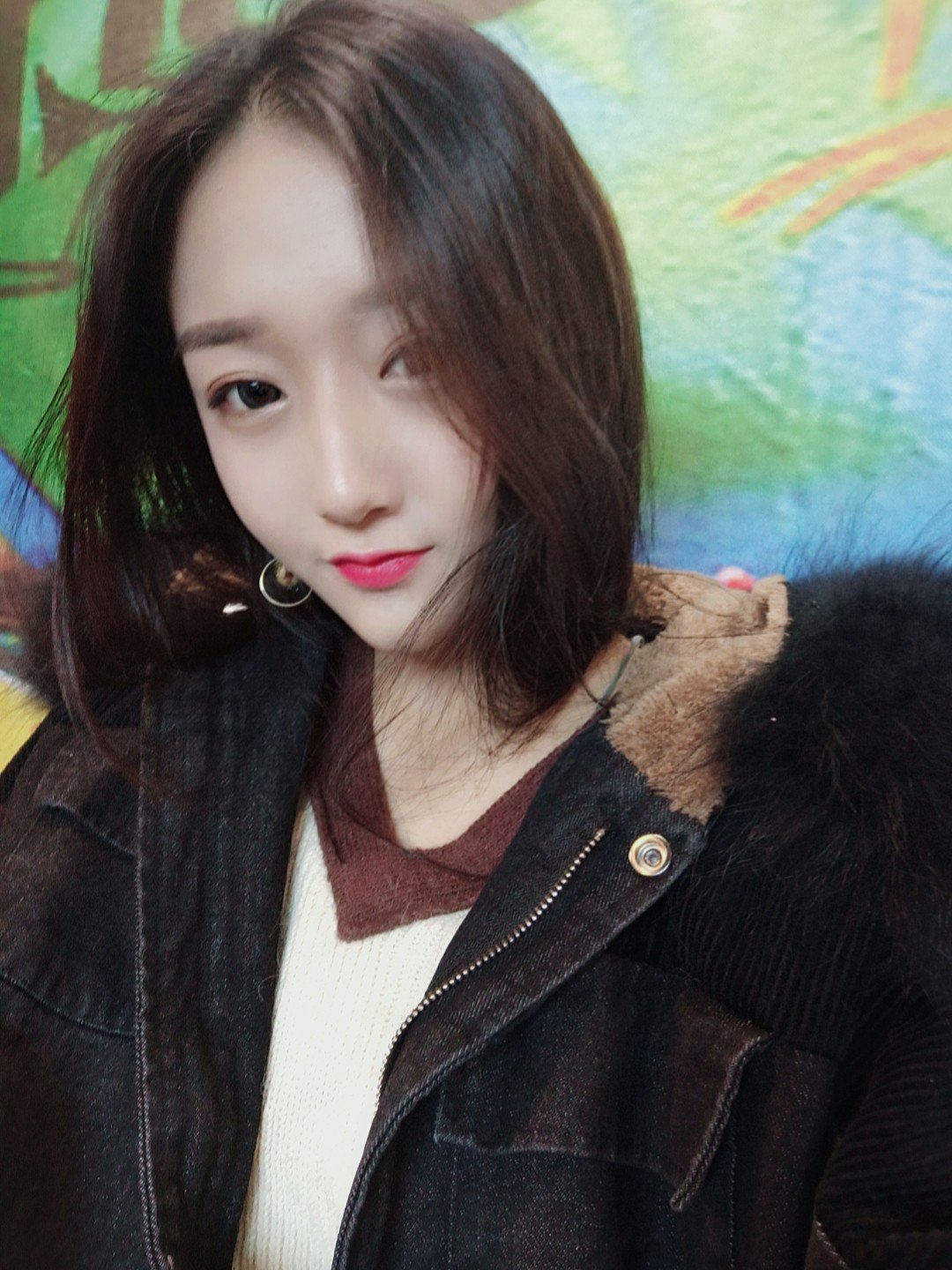 想我了没哈哈哈发个照片敷衍一下  @给小媛买条gai吗(o702701182)