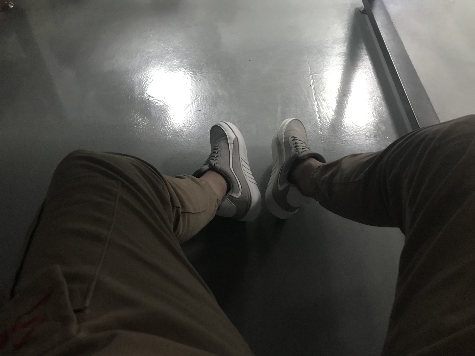 锅盖头我剪了,豆豆鞋我也买了,摩托车我也骑了,也买了你最喜欢喝的