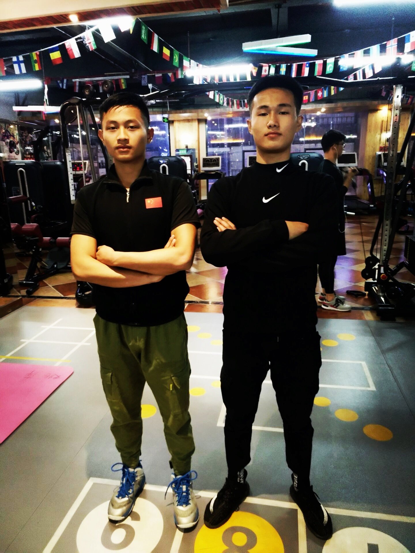 来了老弟    @#张德帅(o1075413292)  @型男.