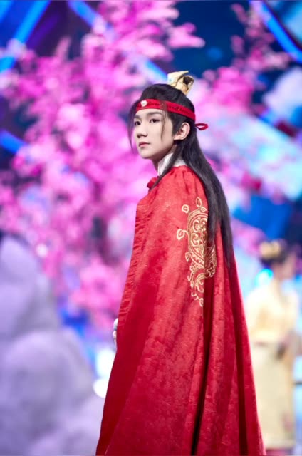 刚哥你马上就要出国了你要好好的学习记住了不要谈恋爱所有粉丝等你