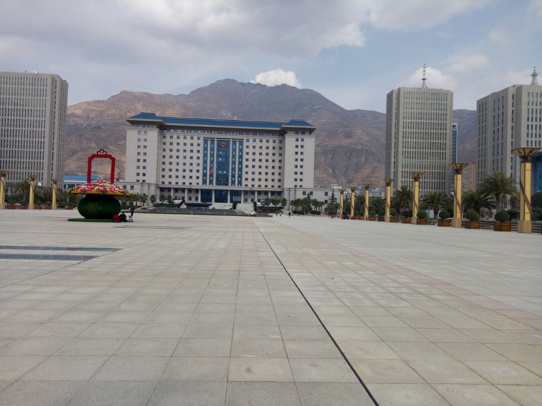 雄伟壮观的陇南市政府 2月前