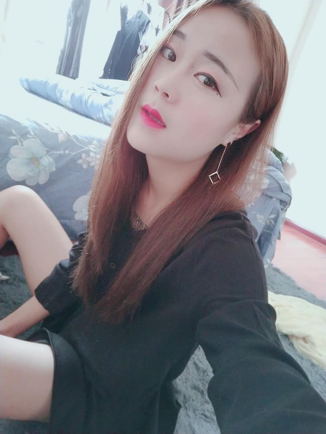 迷人滴小月月94-快手直播