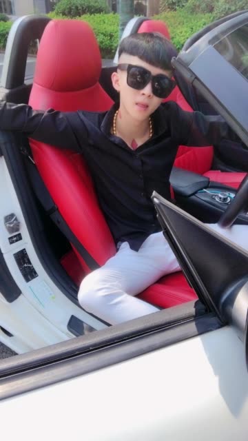 爱仔仔(张诗尧)