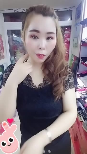 快手里不爱穿内衣的_快手头像