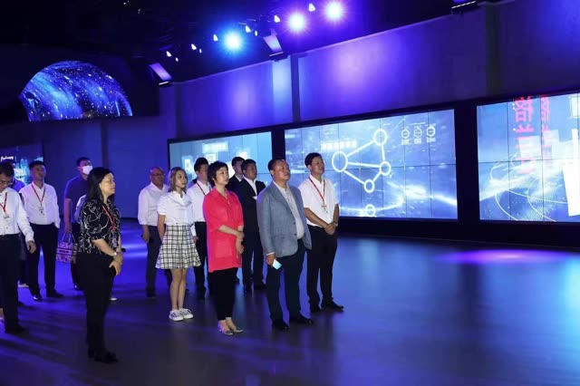 我发布了:国美创始人黄光裕一行莅临格兰仕参观交流 新年度格兰仕和